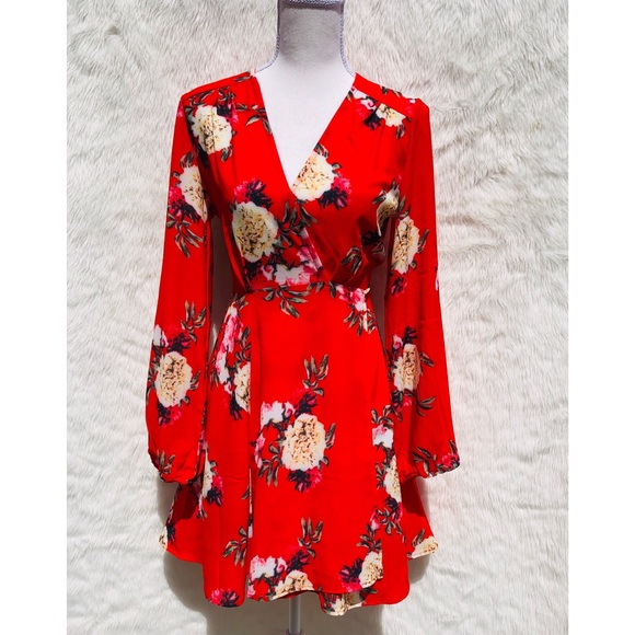 Amazon Dresses & Skirts - BRAND NEW RED FLORAL LONG SLEEVE WRAP DRESS